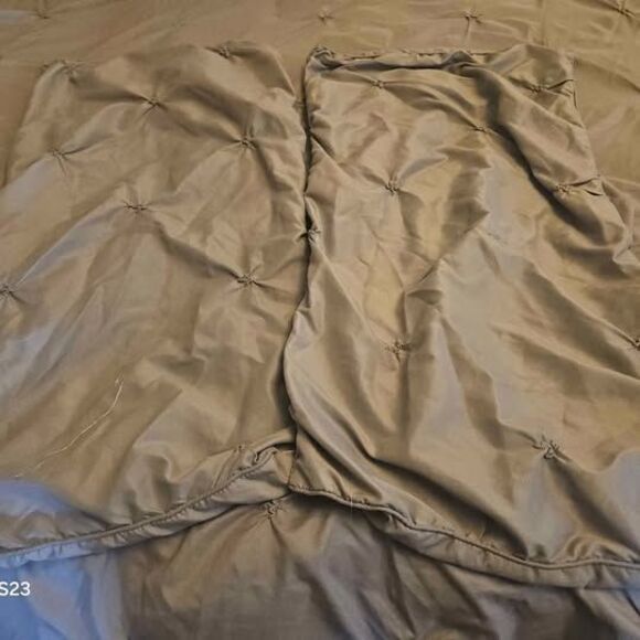Queen Gray Ruched Comforter and Shams - Picture 4 of 4